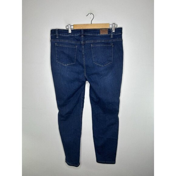Tahari Jeans Women’s Kelly Mid Rise Skinny Medium Wash Blue Denim Size 16W - Picture 3 of 10